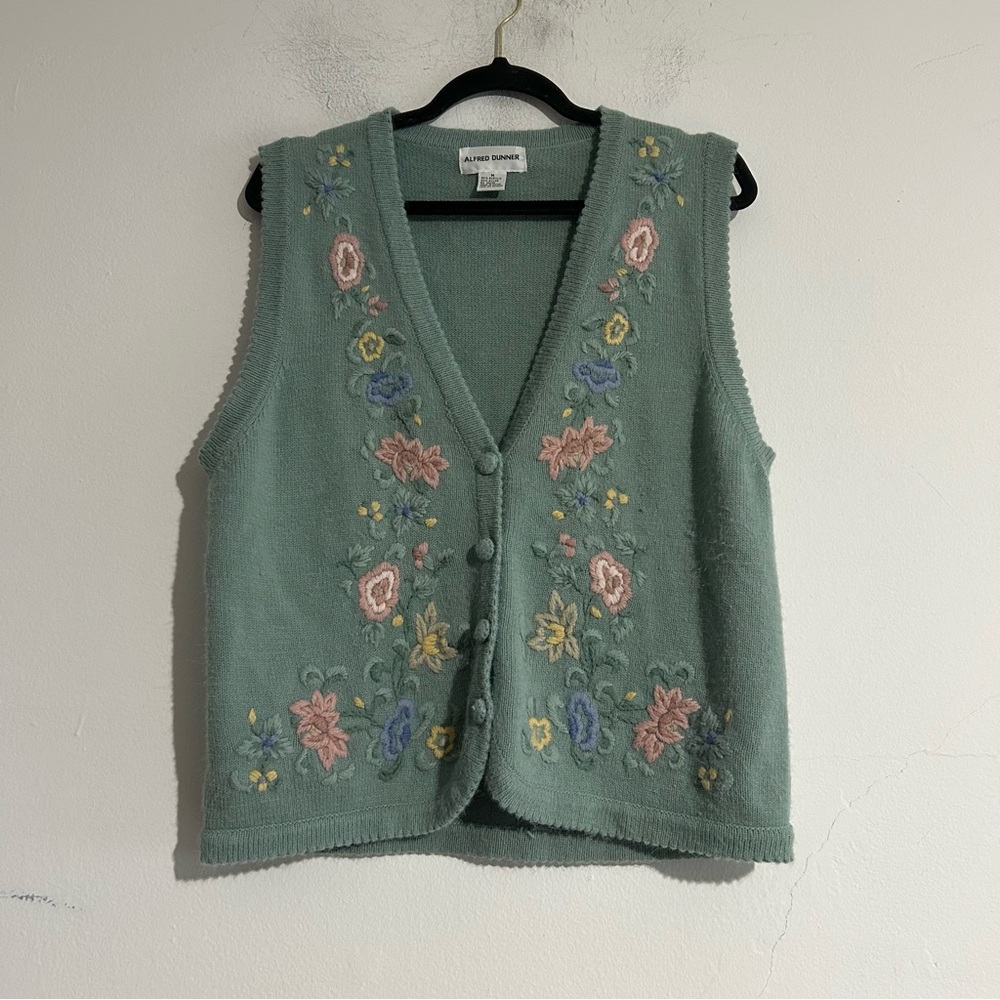 Vintage Alfred Dunner Floral Embroidered Knit Sweater Vest Green Grandma Cottage